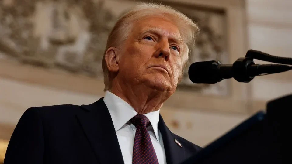 Trump volta a ameaçar destruição do Irã caso negociações diplomáticas fracassem