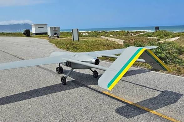 Soberania brasileira: FAB apresenta o Albatroz Vortex, drone militar com turbina a jato 100% nacional